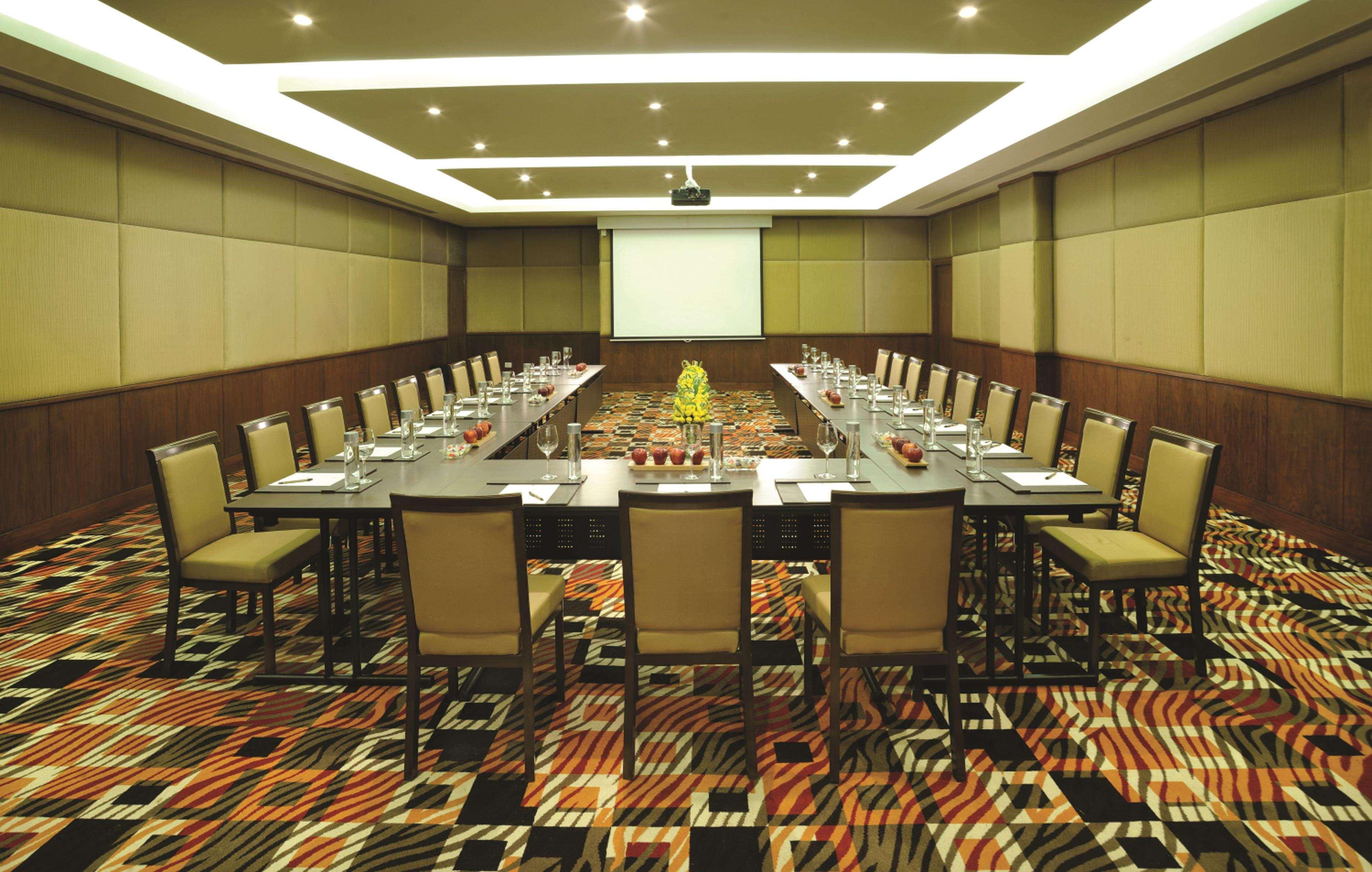 Doubletree By Hilton Gurgaon New Delhi Ncr Hotel Business photo