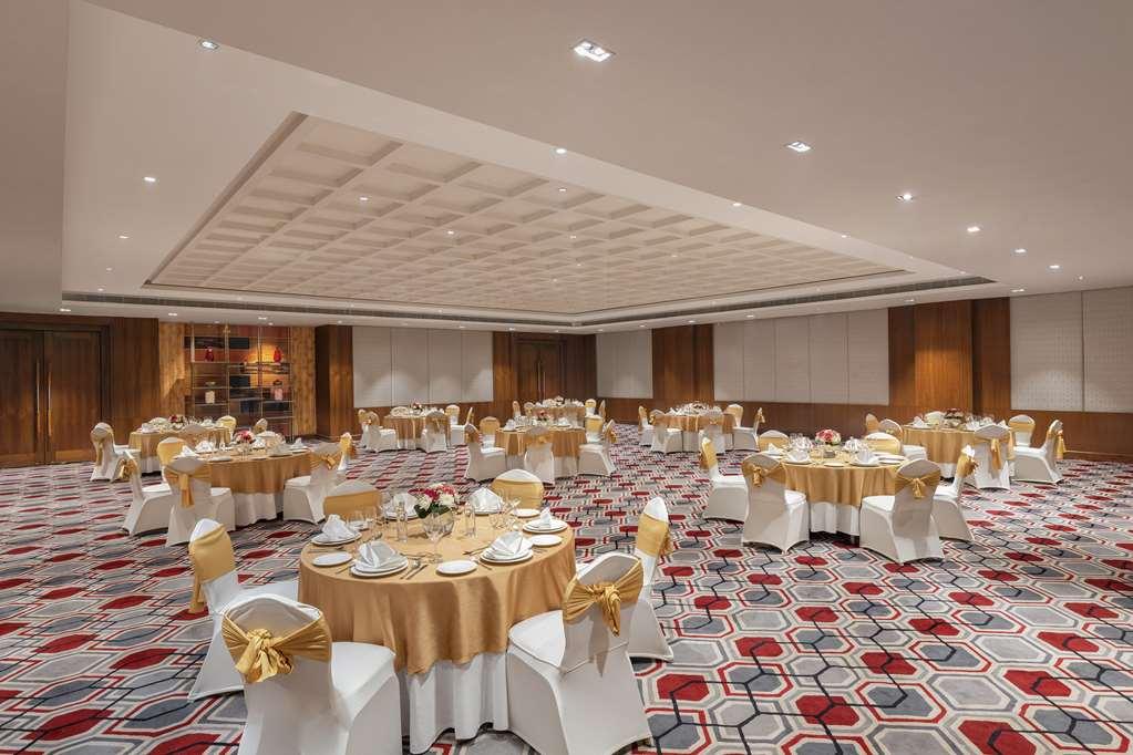 Doubletree By Hilton Gurgaon New Delhi Ncr Hotel Restaurant photo